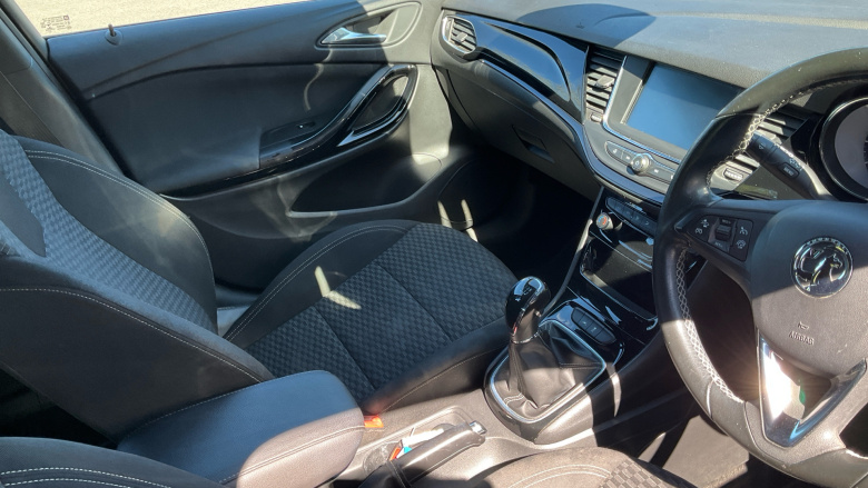 Vauxhall Astra 1.4i 16V SRi 5dr Petrol Hatchback